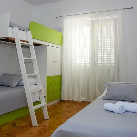 Crnika Apartman Mandre